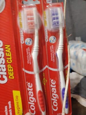 Toothbrush Medium (Colgate)