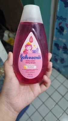 Johnsons and Johnson Johnsons Active Kids Shiny Drops