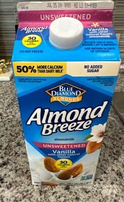 Blue Diamond Almond Breeze Almondmilk Unsweetened Vanilla Chilled
