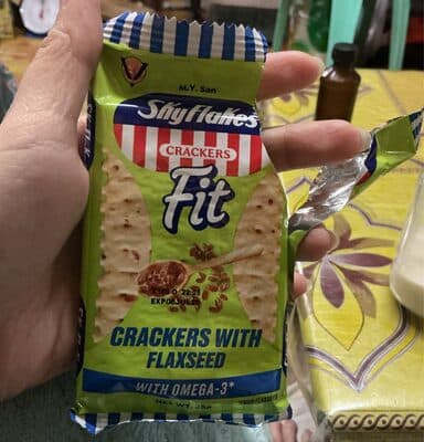 M.Y. San Skyflakes Fit Crackers with Flax Seeds