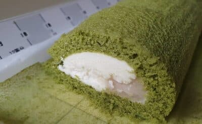 Ajinomoto Roll Cake Matcha