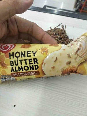 Selecta Honey Almond Butter Ice Cream