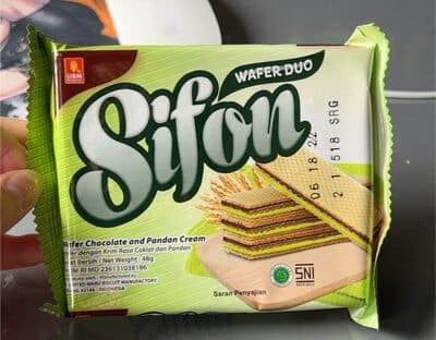 Wafer Chocolate and Pandan Cream